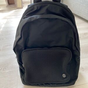 Everywhere Backpack Lululemon
Mesh 17L